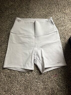 ALO Yoga White Biker Shorts Small